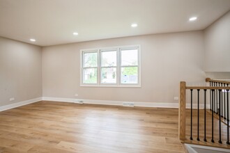 1401 Volkamer Trail in Elk Grove Village, IL - Building Photo - Building Photo