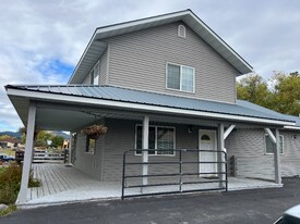830 8th St W in Kalispell, MT - Building Photo