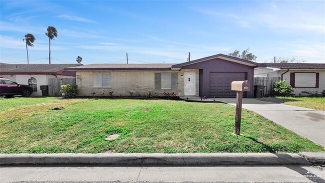 property at 9 E Dunkin Cir