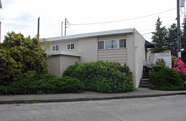 7301-7303 Winona Ave in Seattle, WA - Foto de edificio - Building Photo