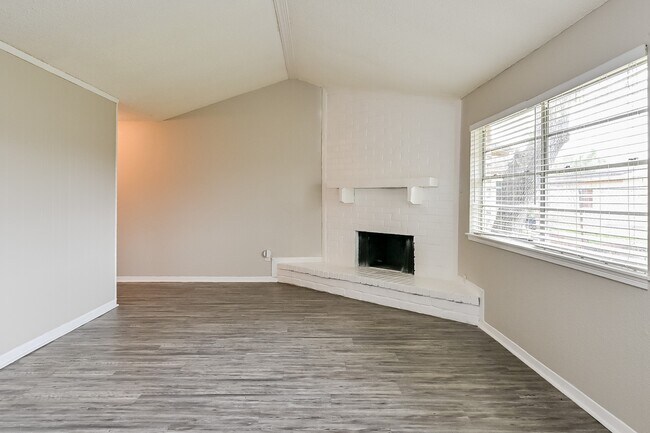 4927 Kilkenny Dr in Houston, TX - Building Photo - Building Photo