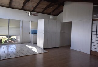 5628 Pia St in Honolulu, HI - Building Photo - Building Photo