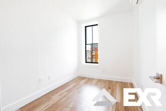 754 Grand St in Brooklyn, NY - Building Photo - Building Photo