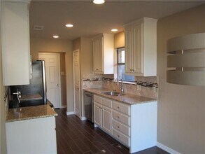 209 Ginger Ln in Euless, TX - Building Photo - Building Photo