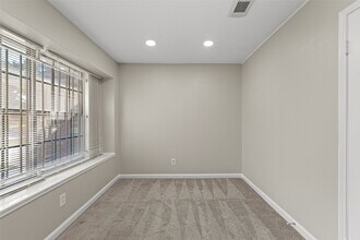 8818 Edgemoor Dr in Houston, TX - Building Photo - Building Photo