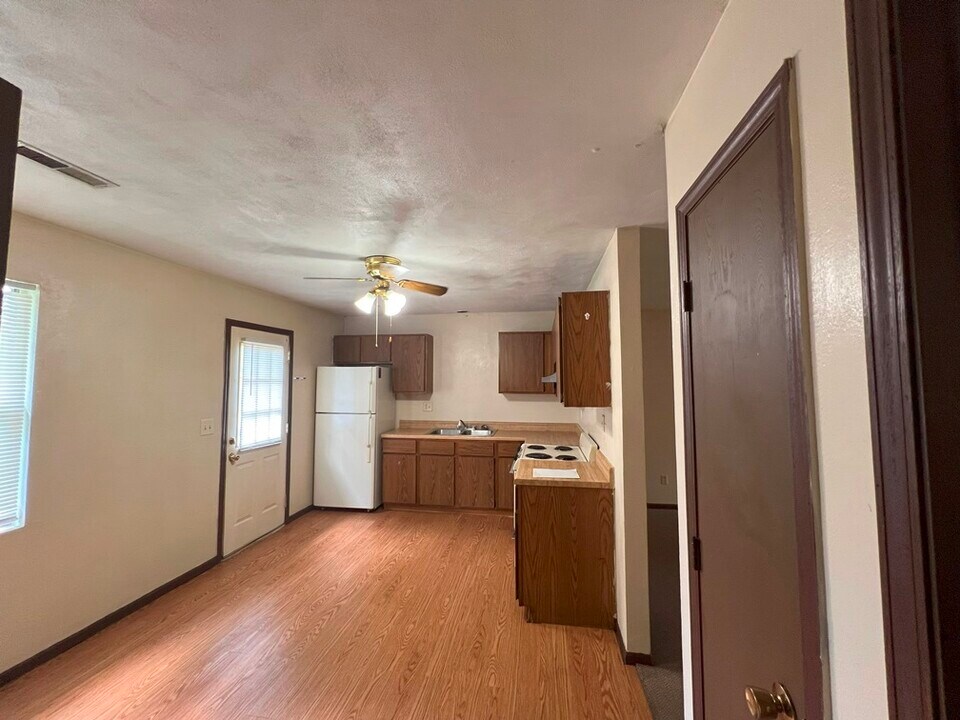 343 N Glenwood Ave, Unit # D in Springfield, IL - Building Photo