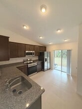 125 Seattle Trail in Palm Coast, FL - Foto de edificio - Building Photo