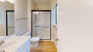 1653 Rainier Ave in Petaluma, CA - Building Photo - Building Photo