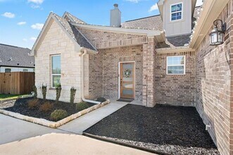 1000 Stone Hl in Mount Pleasant, TX - Foto de edificio - Building Photo