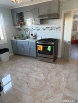 26 Evergreen St in Bridgeport, CT - Building Photo