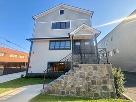 159 Harrison Ave in Mineola, NY - Building Photo