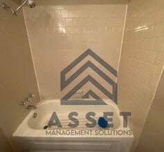 2528 SW 103rd St in Oklahoma City, OK - Building Photo - Building Photo