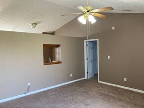 1094 Taurus Ln in Franklin, IN - Building Photo - Building Photo