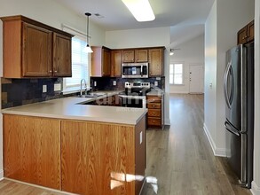 13027 W Douglas Park Dr in Huntersville, NC - Building Photo - Building Photo