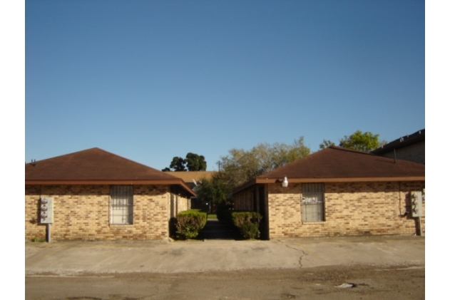 2705 N 30th St in McAllen, TX - Building Photo - Building Photo