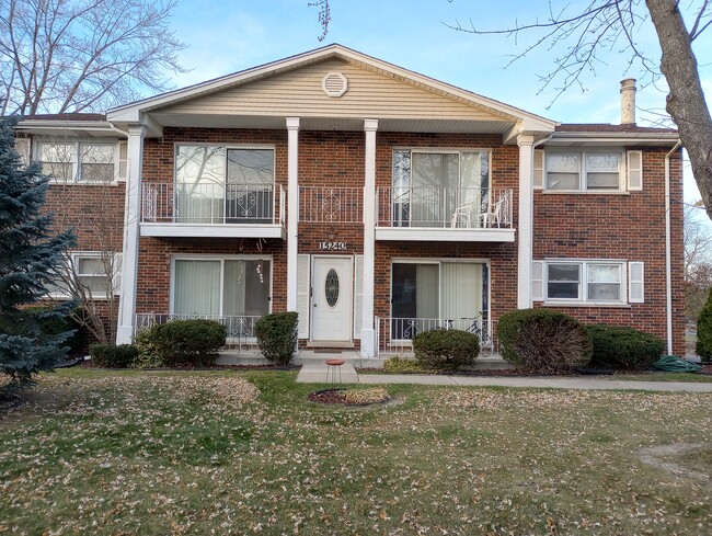 15240 El Cameno Ter, Unit #2E in Orland Park, IL - Building Photo - Building Photo