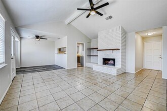 9842 Shell Rock Rd in La Porte, TX - Building Photo - Building Photo