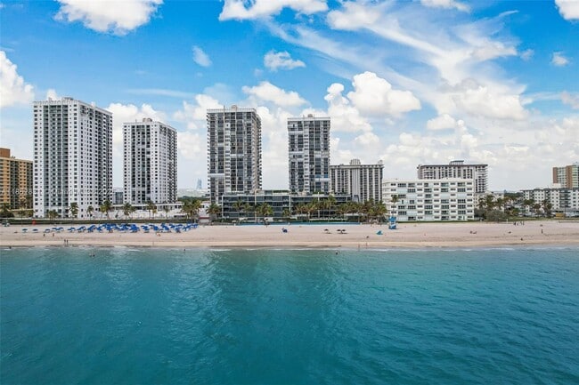 2101 S Surf Rd in Hollywood, FL - Building Photo - Building Photo