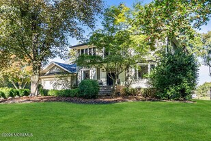 17 Woods End Rd in Colts Neck, NJ - Building Photo