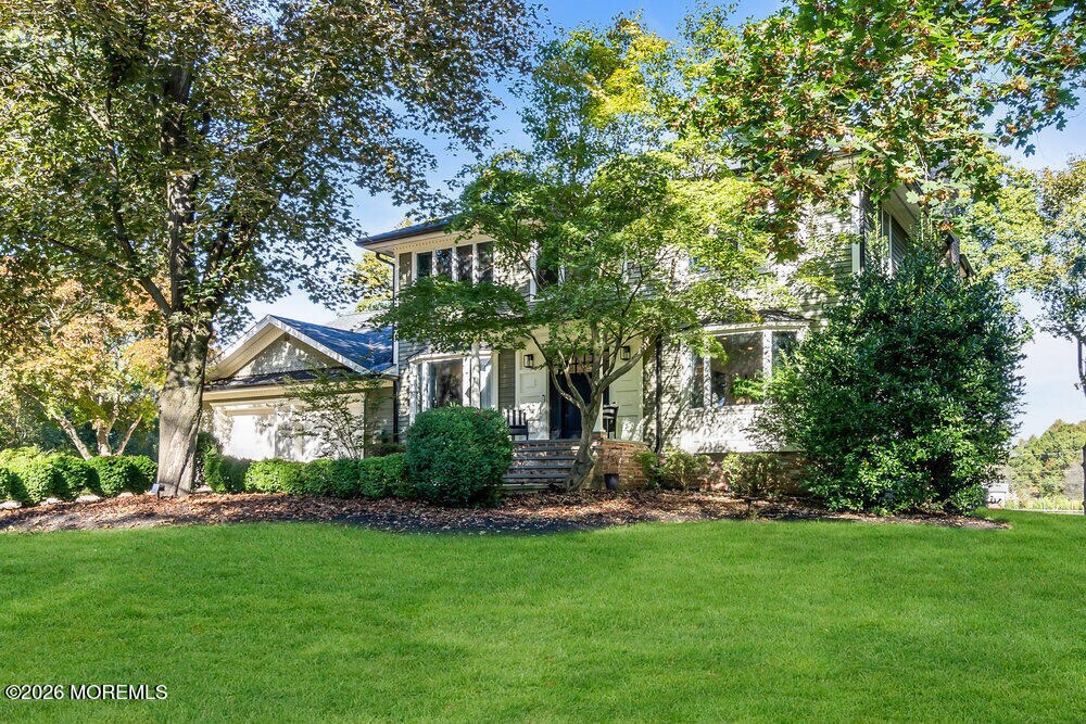 17 Woods End Rd in Colts Neck, NJ - Building Photo