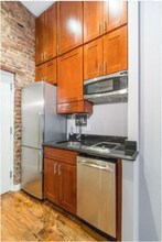W 14TH ST., Unit 2D in New York, NY - Foto de edificio - Building Photo