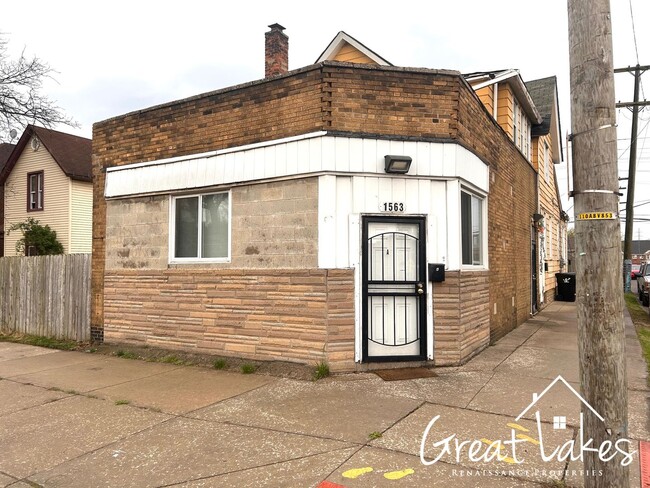 property at 1563 Waterman St
