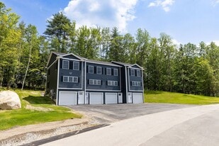Estates at Langley Cove in Laconia, NH - Building Photo