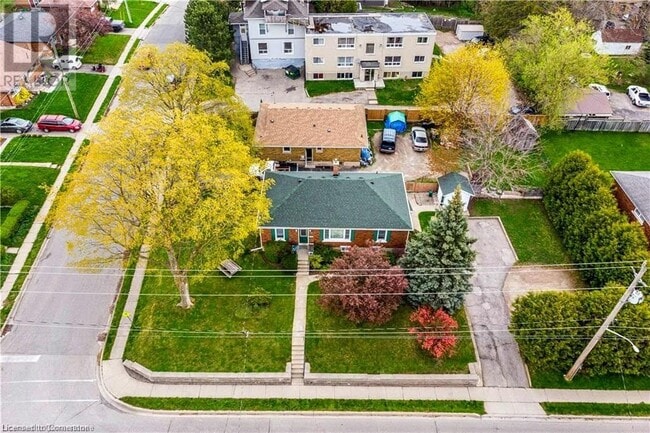 property at 89 Elgin St N