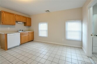 217 Maple Ave in Cheshire, CT - Building Photo - Building Photo