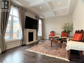 18 Yuan Dr in Richmond Hill, ON - Building Photo - Building Photo