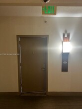 1750 N Bayshore Dr in Miami, FL - Building Photo - Building Photo