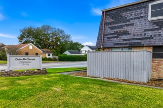 Chateau 1000 in Beaumont, TX - Foto de edificio - Building Photo