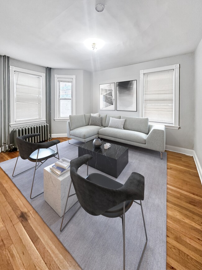 16 Pond St, Unit #2 in Boston, MA - Foto de edificio - Building Photo
