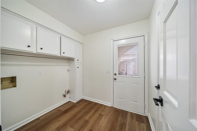 property at 3518 Cave Springs Dr