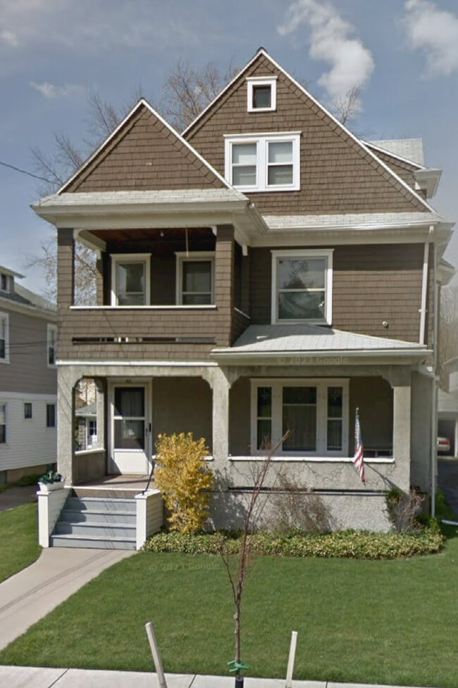 40 Bennett Ave, Unit 1