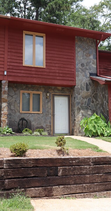 1723 Wynndowne Trail in Smyrna, GA - Building Photo
