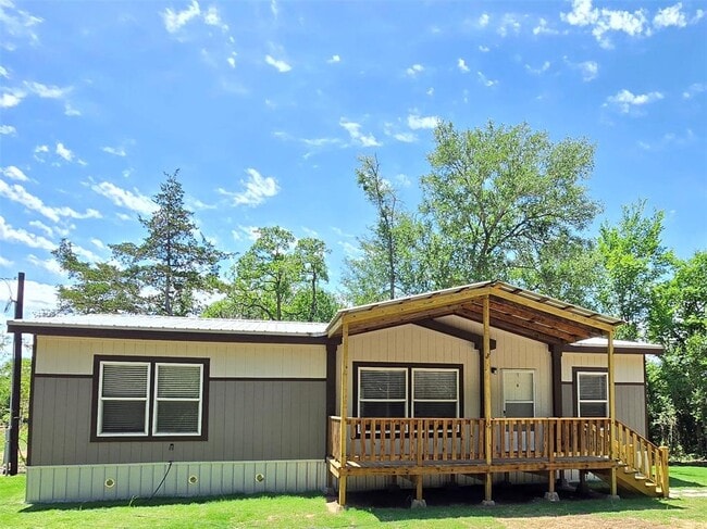 1555 US-90 in Flatonia, TX - Building Photo - Building Photo