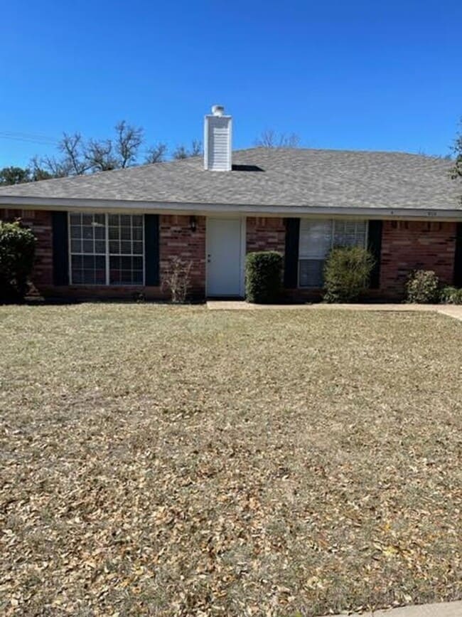 property at 928 Briar Dr