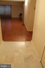 7621 Tremayne Pl in McLean, VA - Foto de edificio - Building Photo