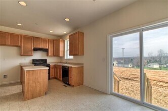 373 Mesa Ln in York, PA - Building Photo - Building Photo
