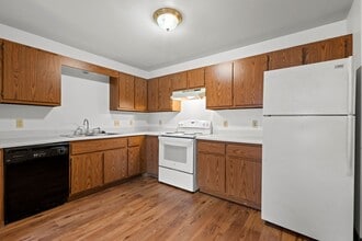 Weston Pines Apartments in Schofield, WI - Building Photo - Building Photo