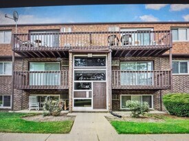 111 Boardwalk St in Elk Grove Village, IL - Building Photo