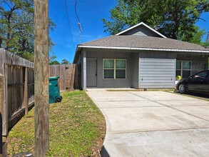 903 Reeves St in Conroe, TX - Building Photo - Building Photo