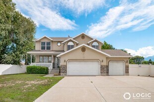 6427 Travis James Ln in Murray, UT - Building Photo