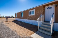 3939 Aztec Rd in Golden Valley, AZ - Foto de edificio - Building Photo