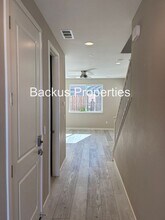 555 Sparrow St in Hollister, CA - Building Photo - Building Photo