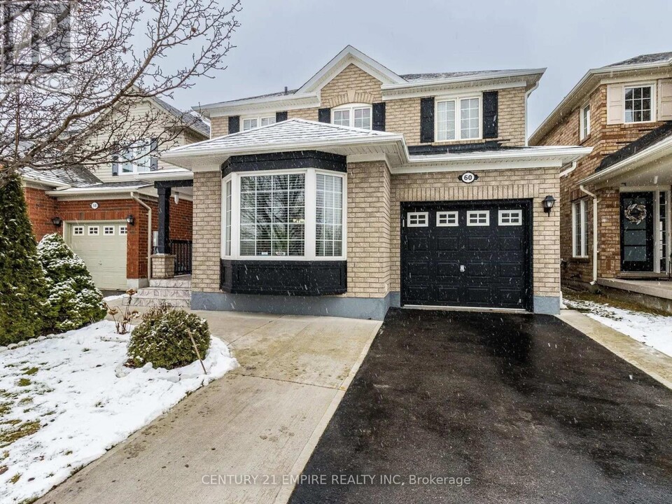 60 Williamson Dr in Brampton, ON - Building Photo