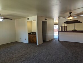 2626 Cleo Ct in Bakersfield, CA - Building Photo - Building Photo