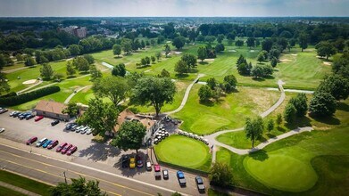 2 Bed / 2 Bath Sterling Heights Townhome - in Sterling Heights, MI - Foto de edificio - Building Photo