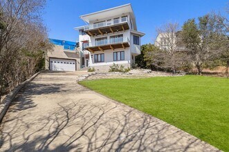 14020 Lakeview Dr in Austin, TX - Building Photo - Building Photo